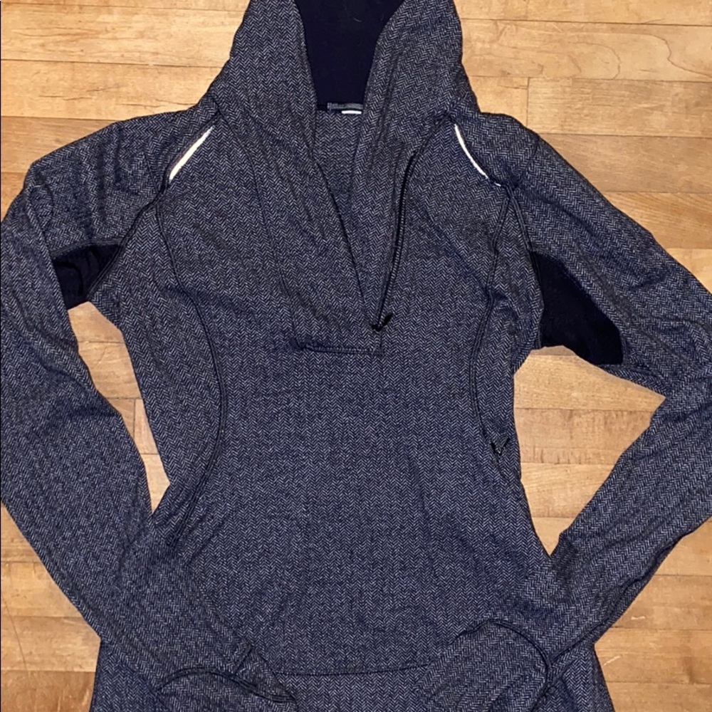 Lululemon Think Fast quarter zip pullover size 4